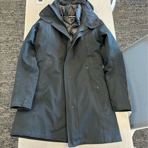 Lightly worn small Patagonia detachable parka